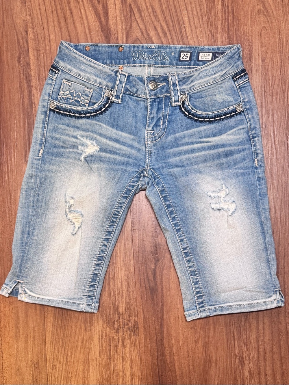 Miss Me Bermuda Women's Light Blue Distressed Denim Mid Rise Jean Shorts size 25